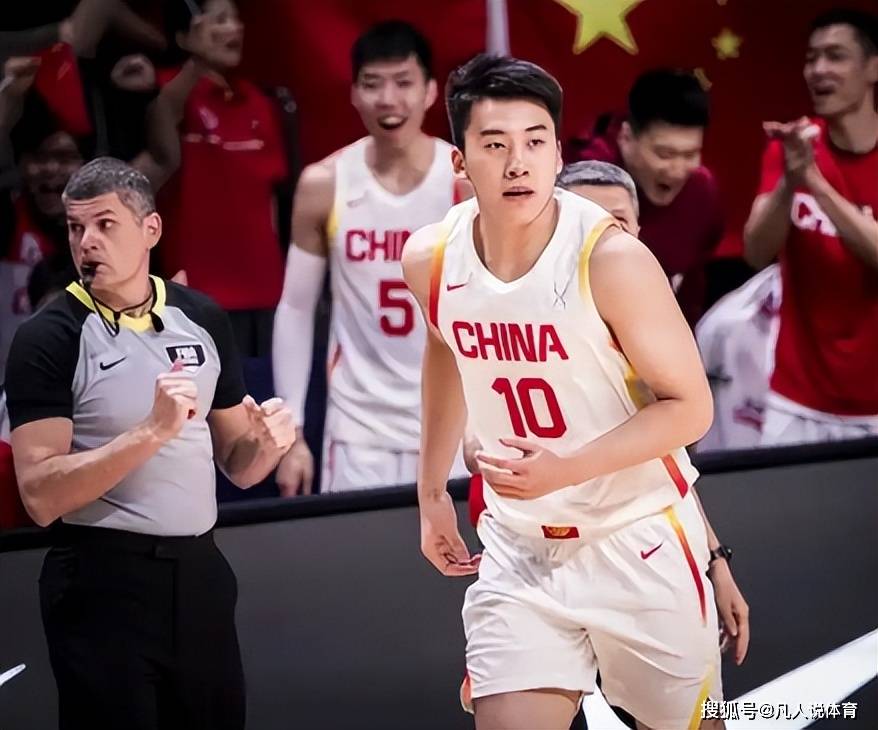 CBA比赛中球员个人能力和团队配合相得益彰! CBA比赛中球员个人能力和团队配合相得益彰!