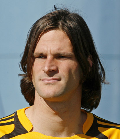 关于阿根廷后卫莱奥禁区内连续射门建功的信息