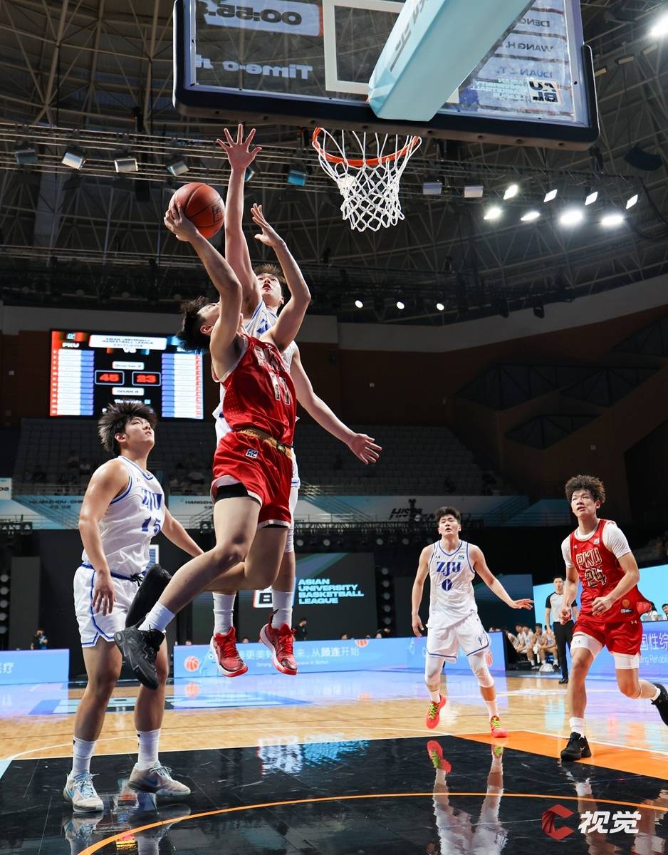 亚洲篮球赛场上球员技术精湛 亚洲篮球赛场上球员技术精湛