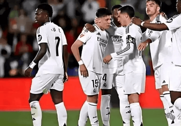 尤文图斯门将神勇扑救,帮助球队晋级欧冠八强!的简单介绍 尤文图斯门将神勇扑救,帮助球队晋级欧冠八强!的简单介绍