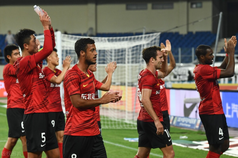 跨国球队联合冲刺双方实力堪比争夺胜利 跨国球队联合冲刺双方实力堪比争夺胜利