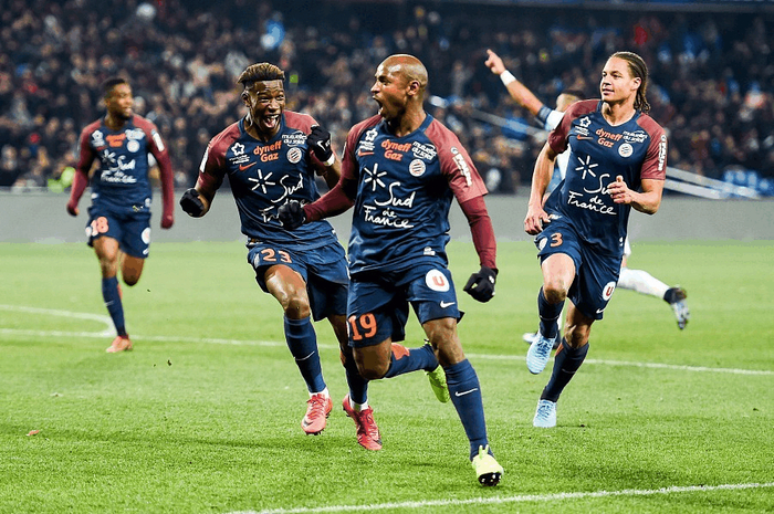 包含昂热将与特鲁瓦交锋,战术布置的词条 包含昂热将与特鲁瓦交锋,战术布置的词条