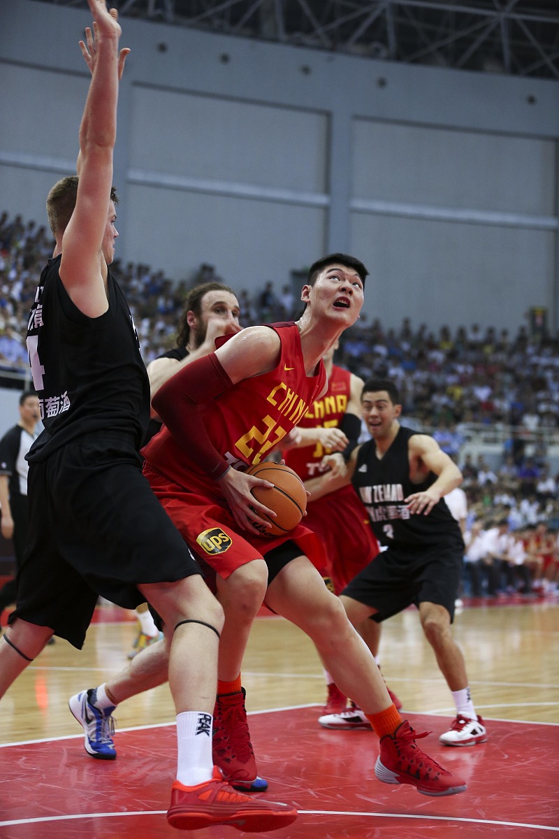 国内篮球联赛京沪德比上演上海队压倒性战胜北京队的简单介绍 国内篮球联赛京沪德比上演上海队压倒性战胜北京队的简单介绍