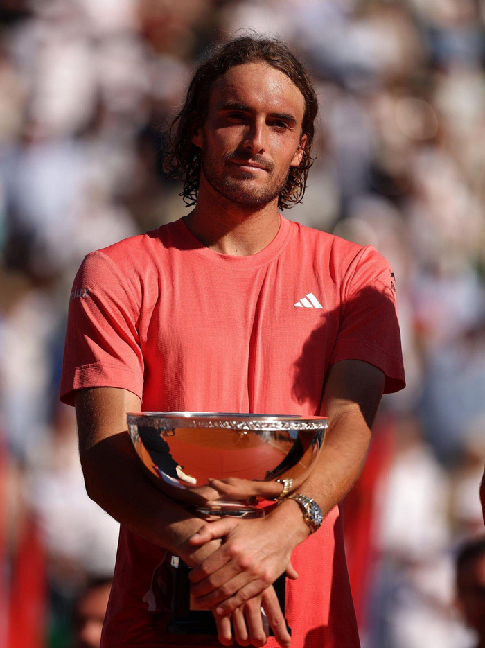 关于ATP总决赛逆转拉沃尔杯,西西帕斯高光表现的信息 关于ATP总决赛逆转拉沃尔杯,西西帕斯高光表现的信息