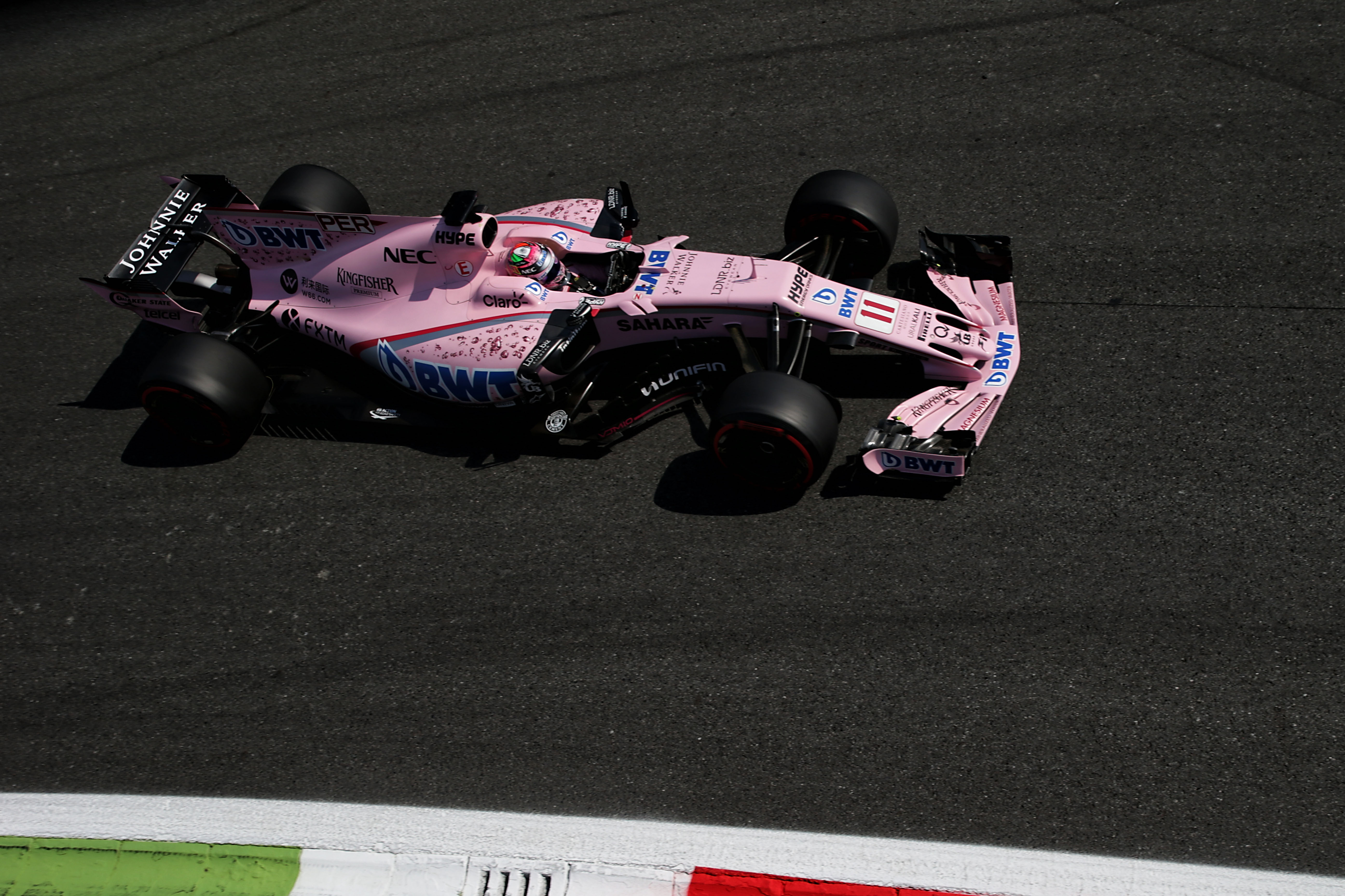 包含法拉利险胜梅赛德斯，佩雷兹高光表现的词条