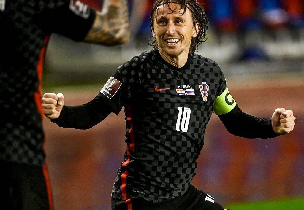 包含塞内加尔翻盘瑞典，卡瓦哈尔点燃赛场的词条