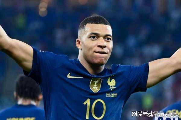 关于巴黎翻盘英格兰，格列兹曼完成帽子戏法的信息