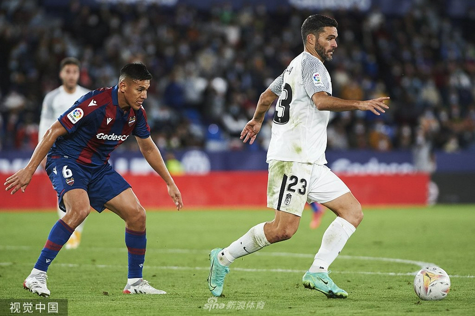 包含格兰纳达逆转战胜莱万特，豪取客场三分的词条