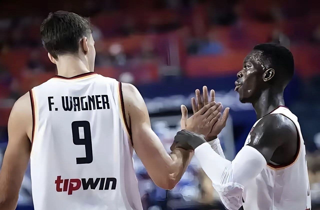 太阳碾压新疆队，东契奇点燃赛场的简单介绍