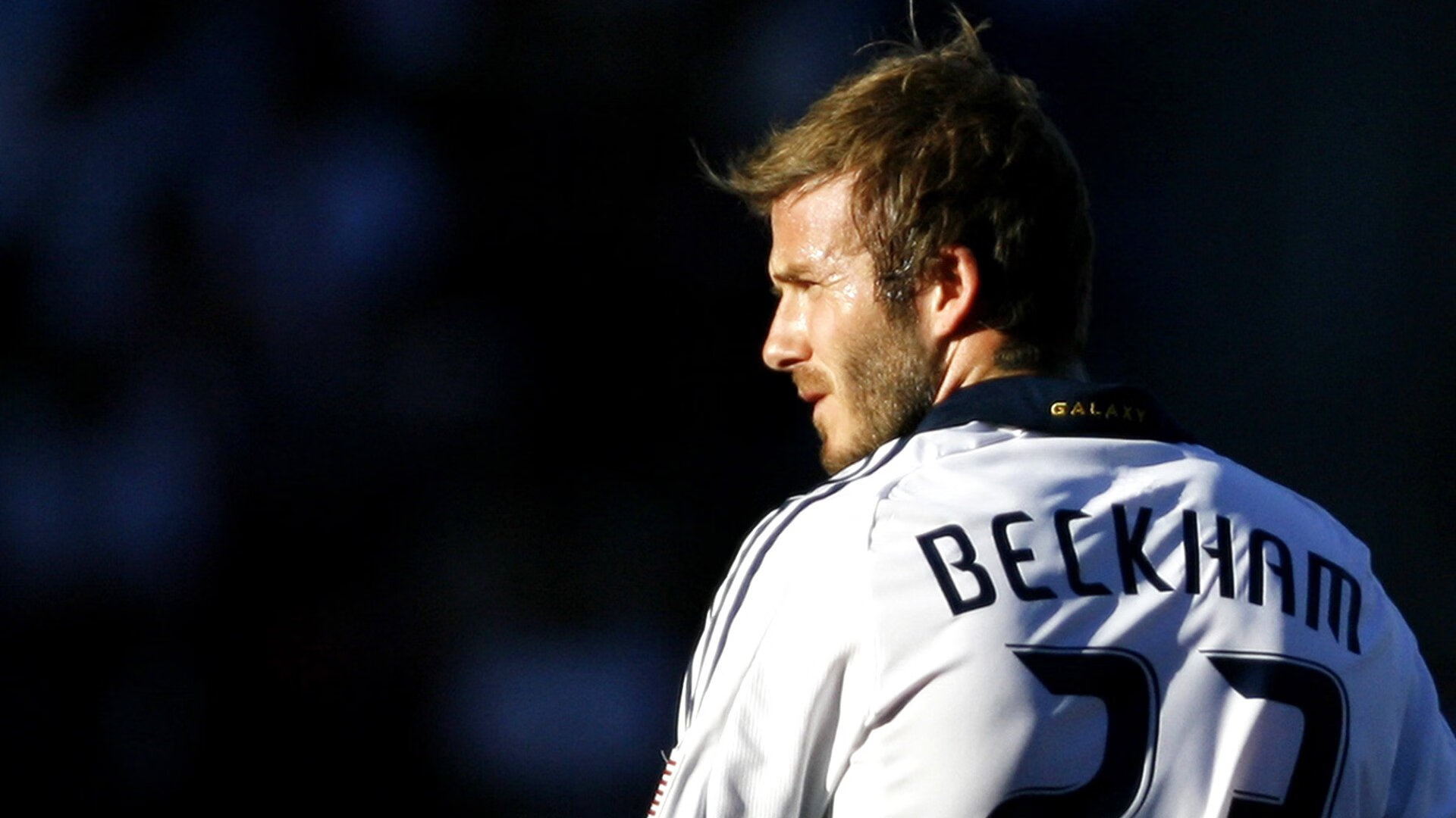 当足球跨越疆界，佩德里西决生死战的艺术，与澳大利亚全面压制埃及的启示